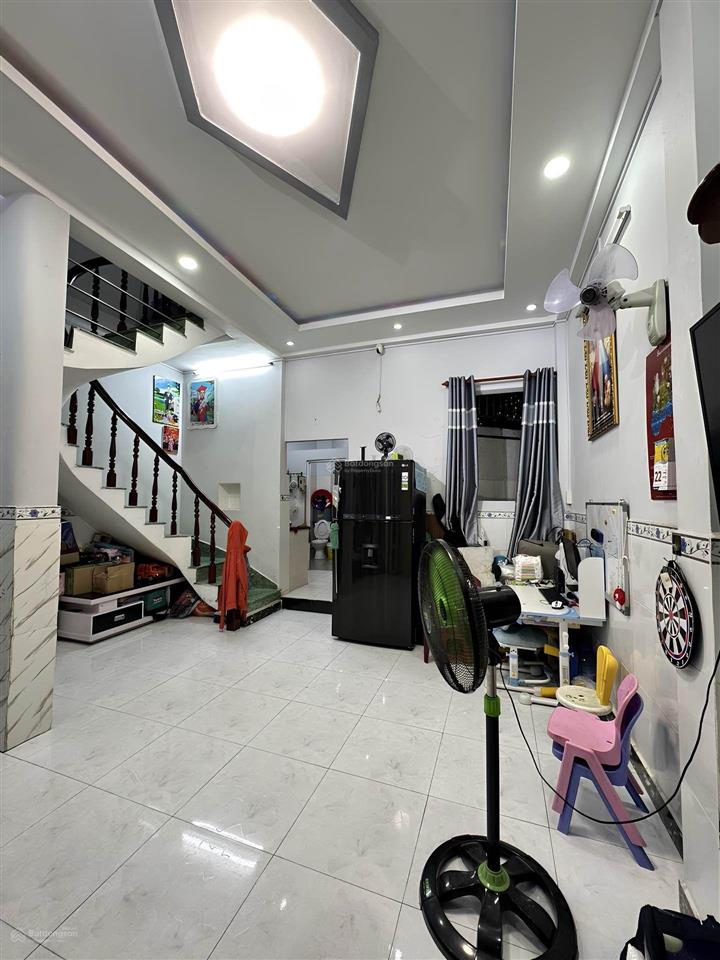 Bán nhà trần tấn ( tân sơn nhì )  chỉ 4,6 tỉ  nhà đẹp mới vào ở ngay  dt 50m2  gồm 2 tầng 2 pn