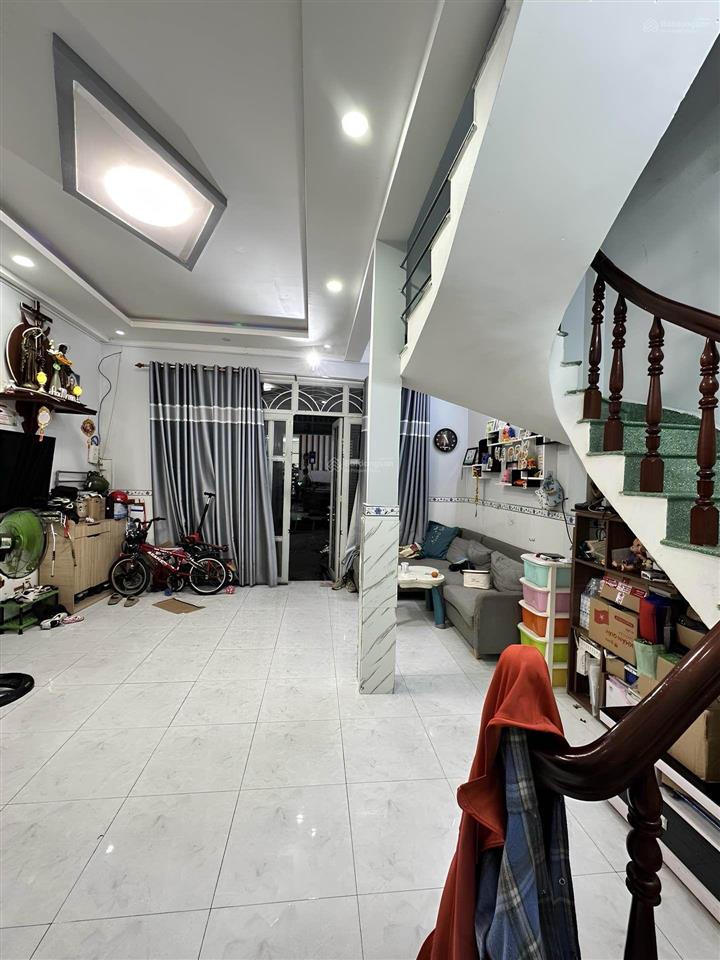 Bán nhà trần tấn ( tân sơn nhì )  chỉ 4,6 tỉ  nhà đẹp mới vào ở ngay  dt 50m2  gồm 2 tầng 2 pn