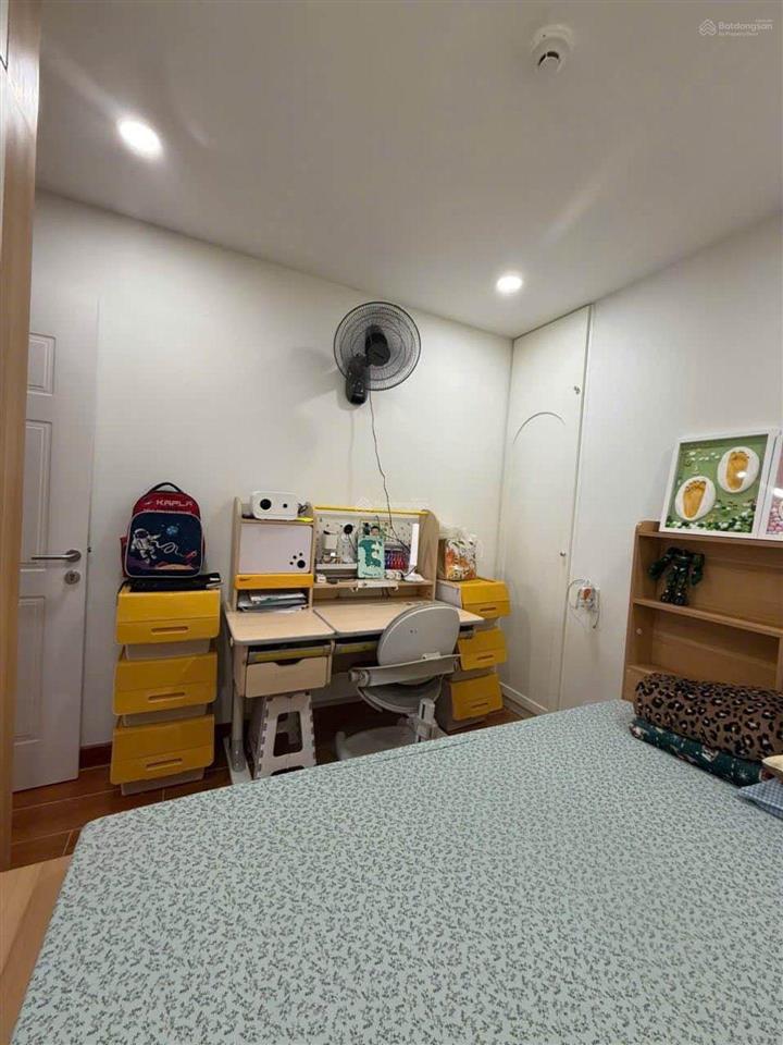 * căn hộ cc kim hồng vườn lài ( 2 pn )  dt 80m2  tặng full nội thất cao cấp  chỉ 4,2 tỷ