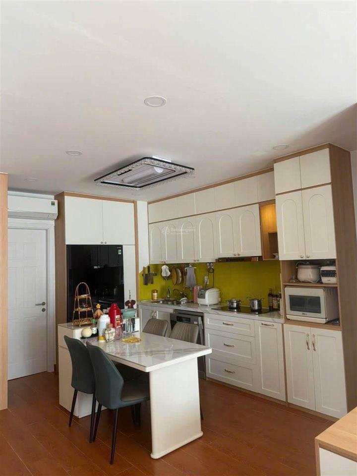 * căn hộ cc kim hồng vườn lài ( 2 pn )  dt 80m2  tặng full nội thất cao cấp  chỉ 4,2 tỷ