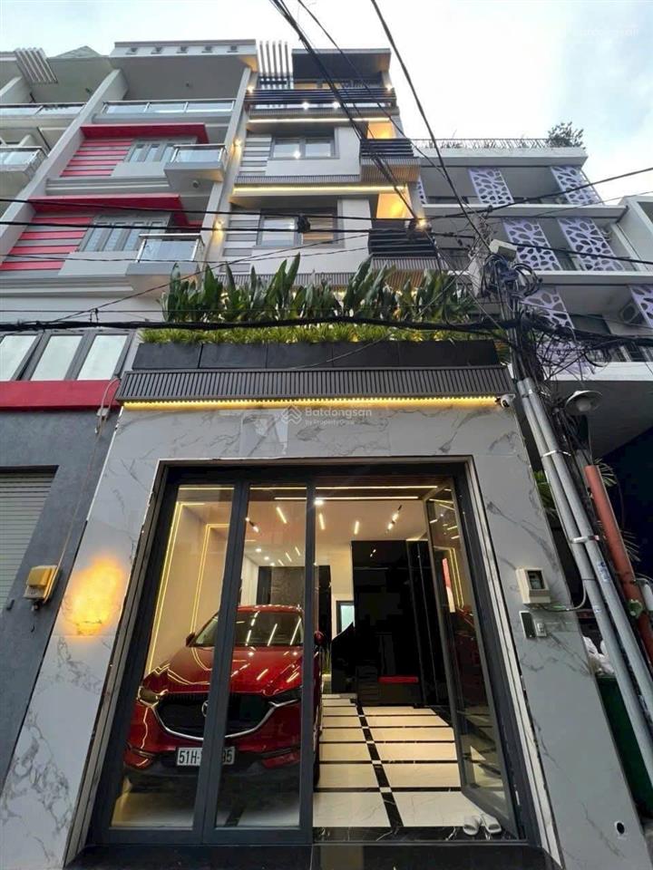 Hàng hiếm gần hàng xanh. nhà 34m2 hẻm oto bạch đằng xây 1 trệt 3 lầu. giá chỉ 2 tỷ 360, sổ sẵn