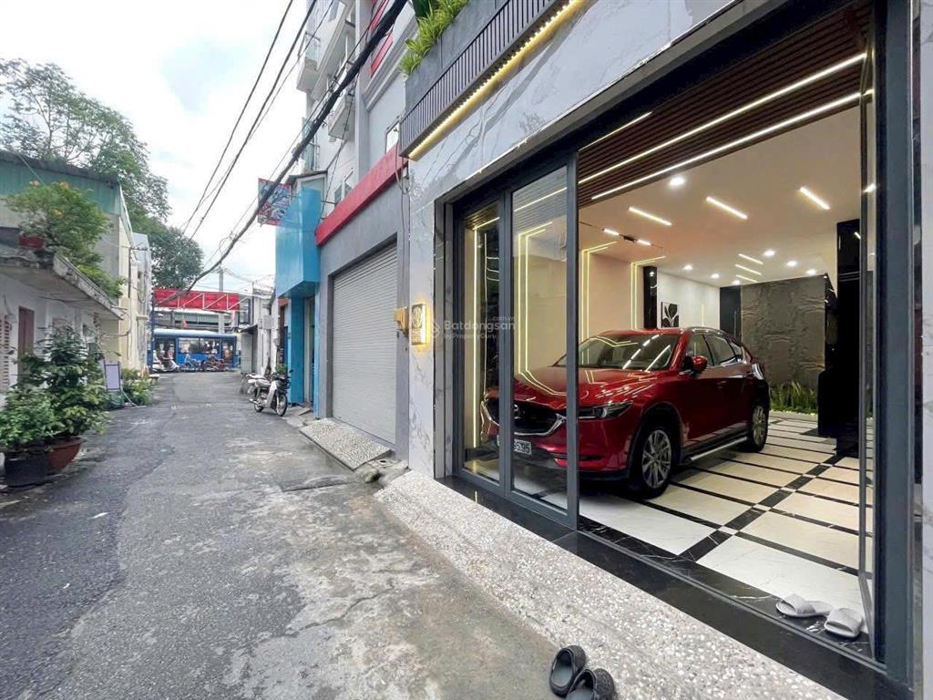 Hàng hiếm gần hàng xanh. nhà 34m2 hẻm oto bạch đằng xây 1 trệt 3 lầu. giá chỉ 2 tỷ 360, sổ sẵn