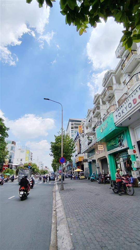 Bán nhà 3 tầng  ngang gần 5m  khu vực đ.phan đăng lưu, q.bình thạnh  nhỉnh 6 tỷ