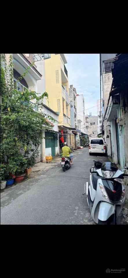Hẻm 4m 536 âu cơ, dt 4x8 nở hậu  4 tầng giá 4 tỷ 99 còn bớt.