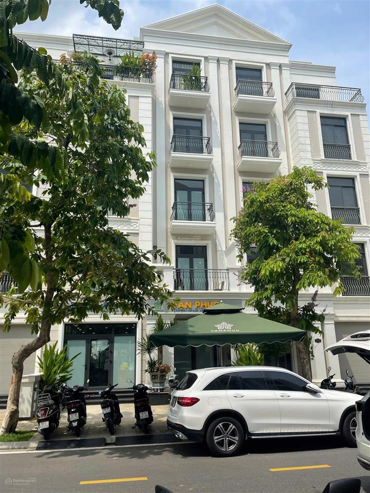 Bán nr tại 49 vinhomes grand park, 28,5 tỷ, 144m2, chính chủ, uy tín
