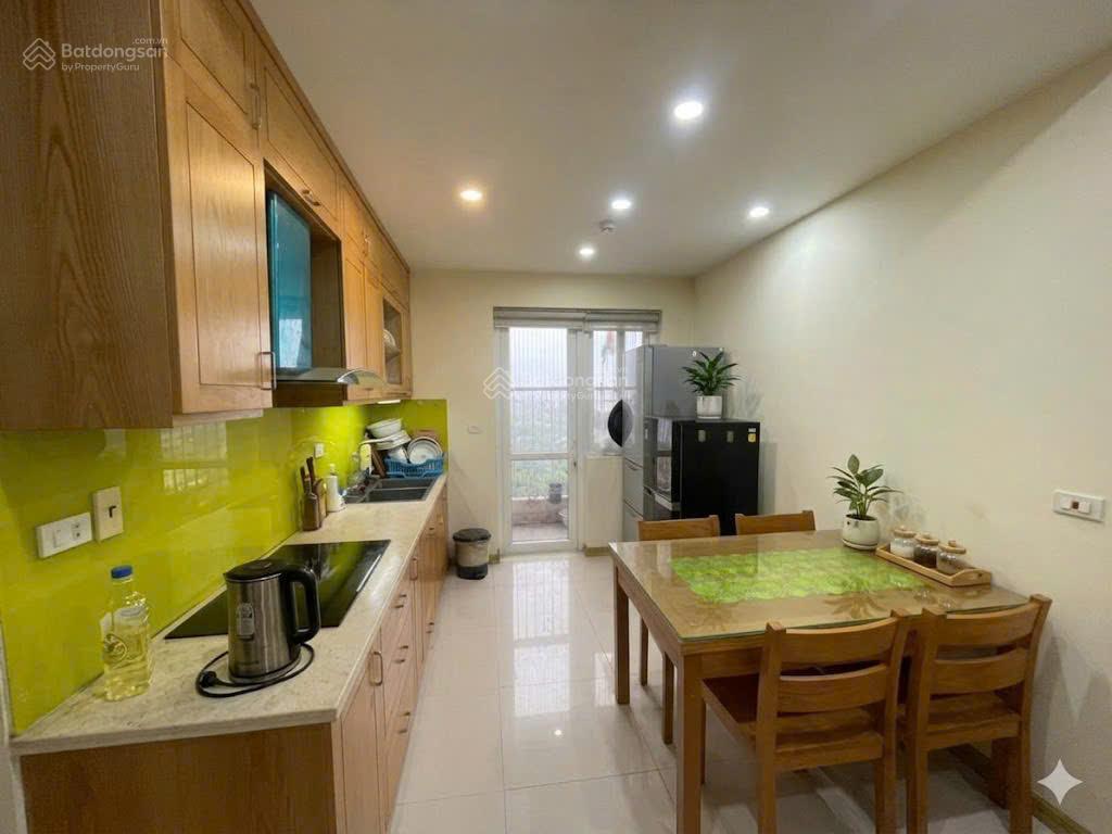 Chính chủ cho thuê căn hộ 2 ngủ  1 phòng làm việc tại oct5a resco cổ nhuế