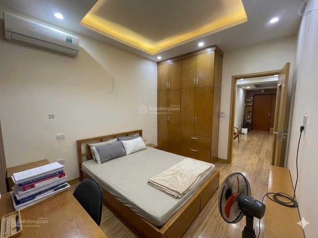 Chính chủ cho thuê căn hộ 2 ngủ  1 phòng làm việc tại oct5a resco cổ nhuế