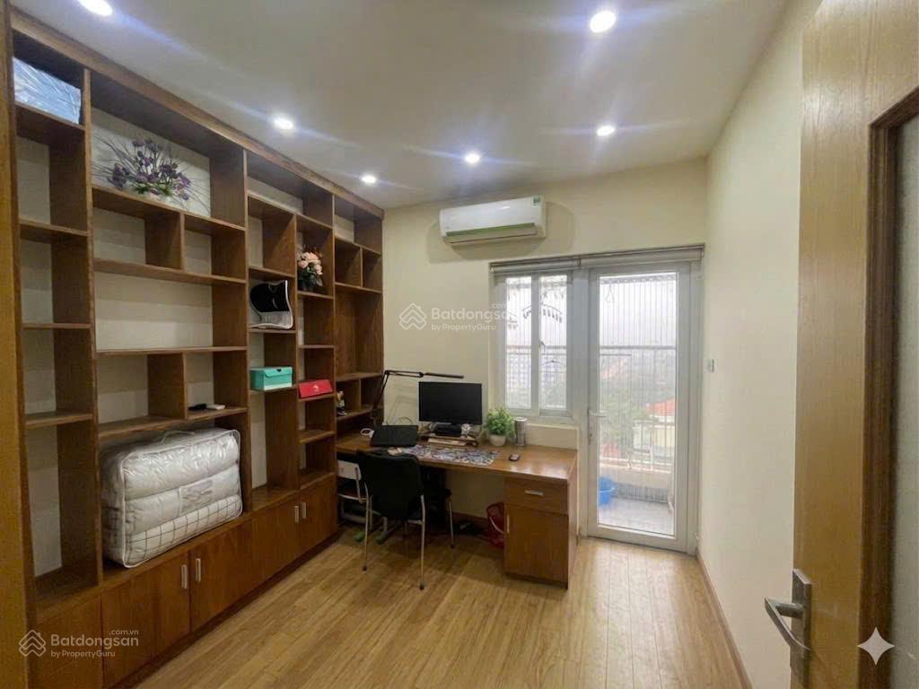 Chính chủ cho thuê căn hộ 2 ngủ  1 phòng làm việc tại oct5a resco cổ nhuế