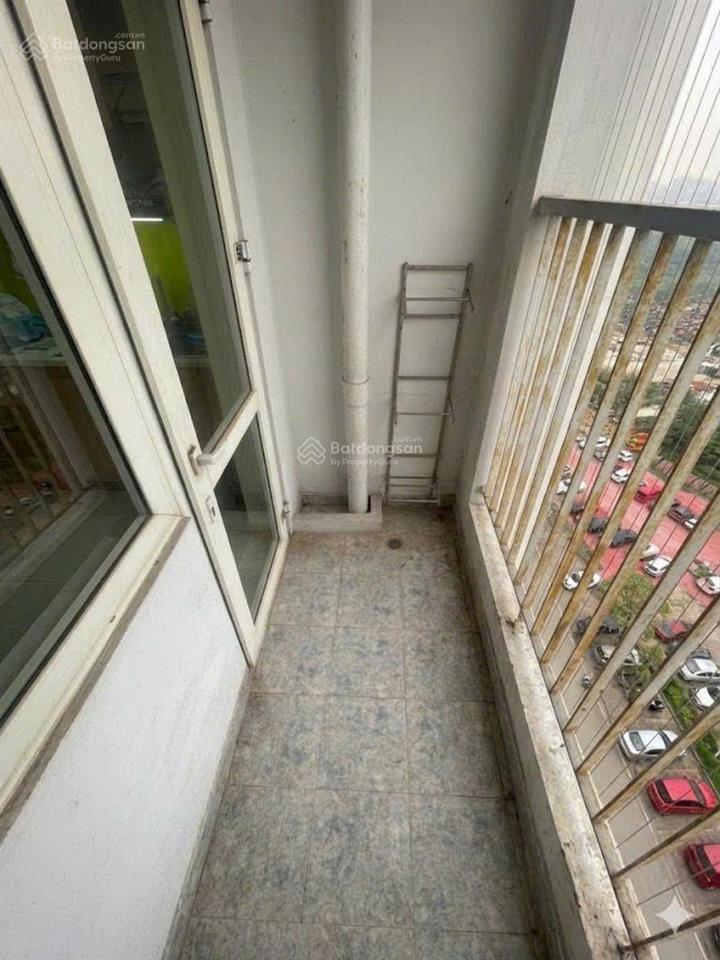 Chính chủ cho thuê căn hộ 2 ngủ  1 phòng làm việc tại oct5a resco cổ nhuế