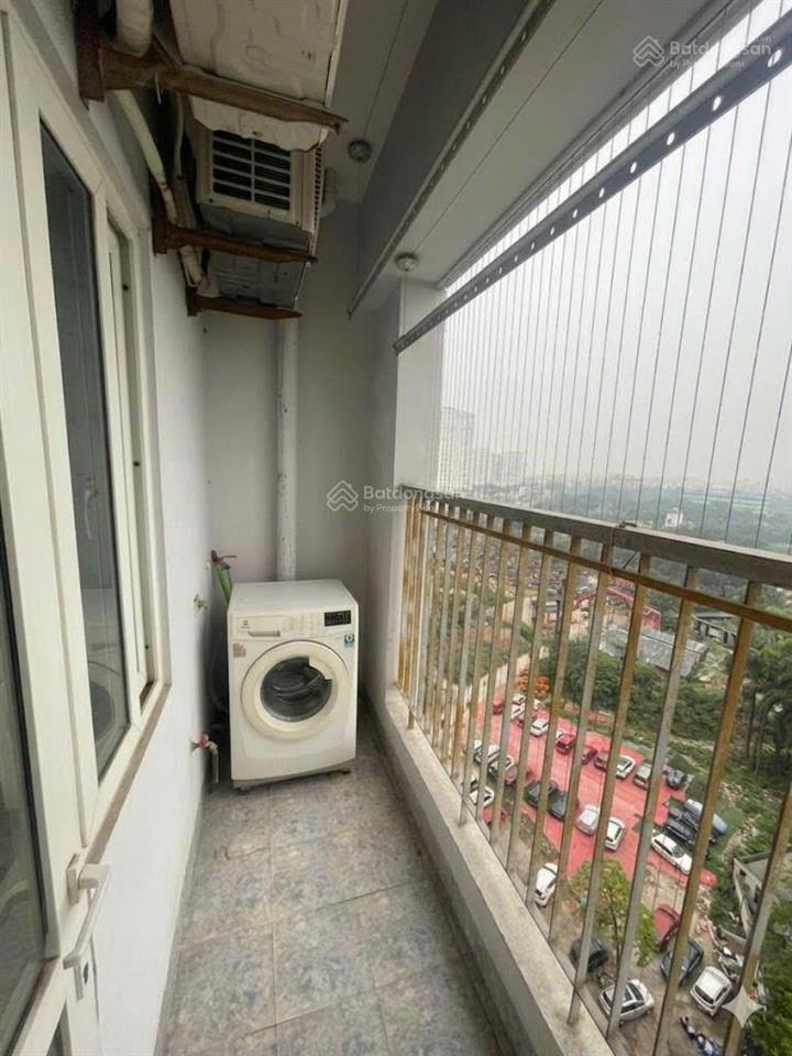 Chính chủ cho thuê căn hộ 2 ngủ  1 phòng làm việc tại oct5a resco cổ nhuế