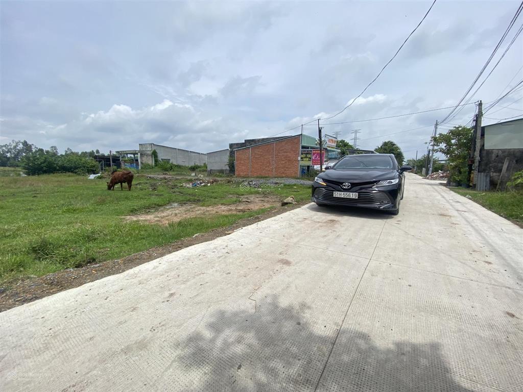 Bán lô đất mặt tiền bêtông 5m  1/ 50m đt823d đức hoà long an 10x26m, 2tỷ800
