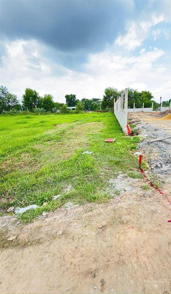 Bán lô đất 5x36 thuộc xã hoà khánh tây ninh mới. thổ cư sổ sẵn giá 650triệu  0905 559 *** gặp tâm