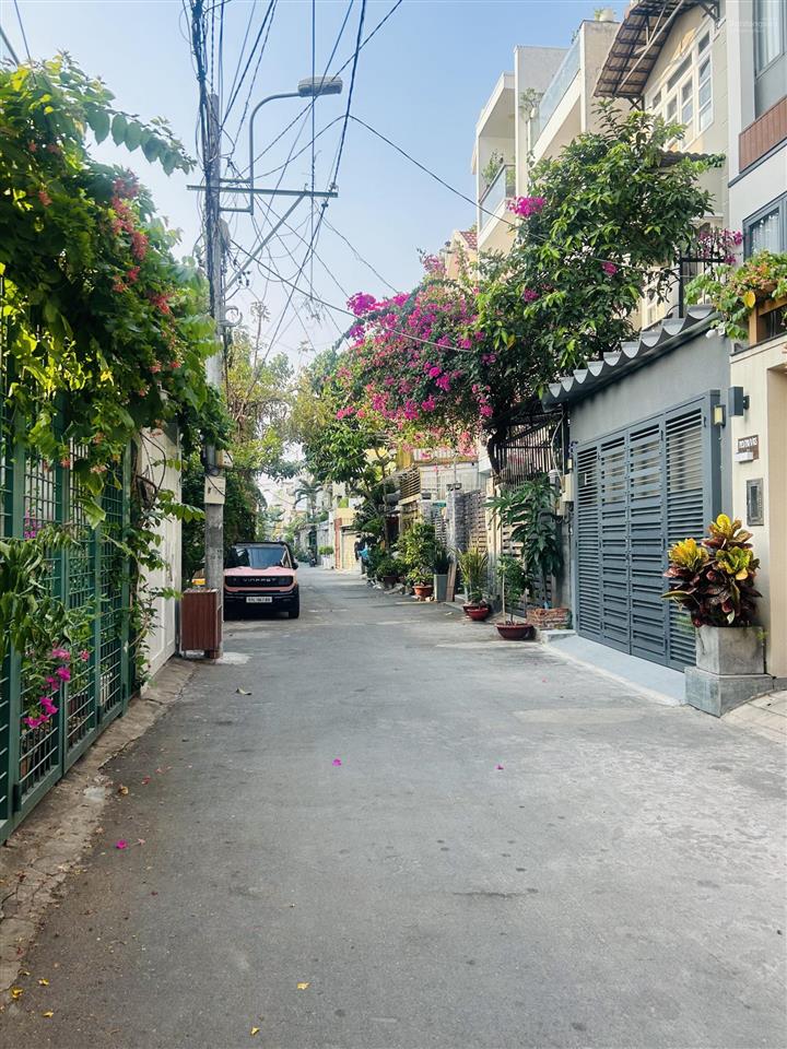 Nhà kiều đàm q7  dt 72m2  5 tầng  có hầm giá 13ty499