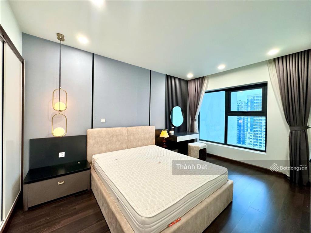 Bán gấp căn góc đông nam 4pn dt155m2 tầng chung đẹp, chung cư the park home, cầu giấy