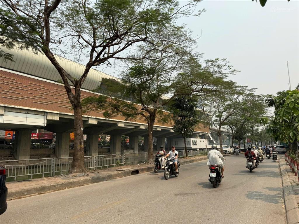 Bán mảnh đất phố giáp nhất, nguyễn trãi, thanh xuân, dt 96m2, mặt tiền 6,2m, sổ nở hậu, cực hiếm.