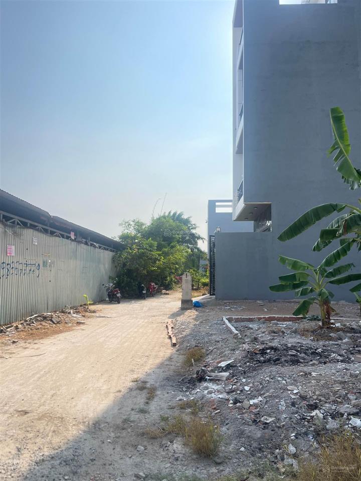 Đất mặt tiền 5x18m  khu dân cư phân lô quận 7  hơn 8 tỷ