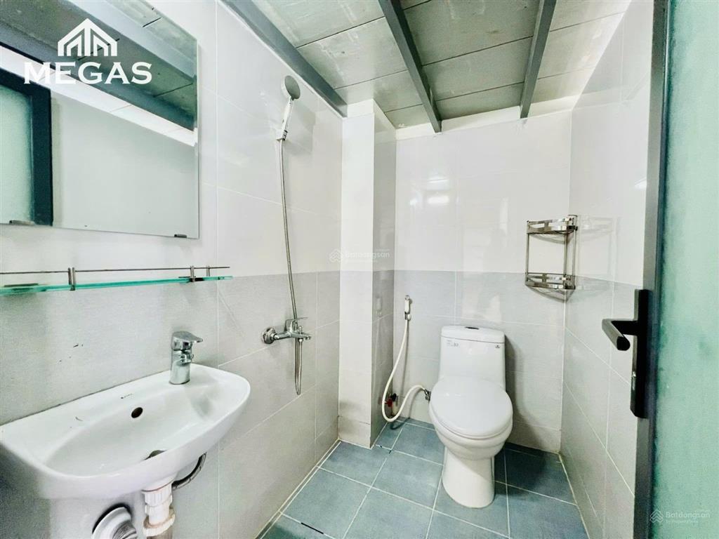 Cho thuê phòng gác ban công gần đại học văn lang gò vấp