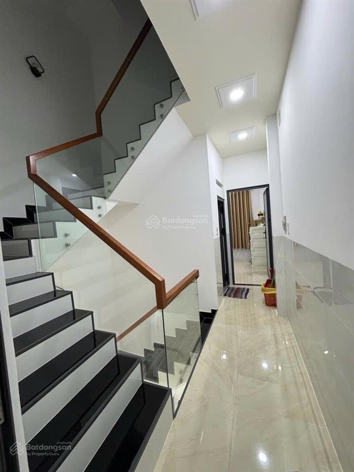 Tuyệt phẩm nhà mới 4 tầng 224 m² quận 6 đầy đủ sân thượng trước sau.