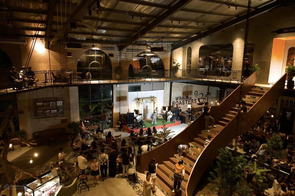 Cho thuê tòa nhà góc 2mt 1921 hàm nghi gần tôn thất đạm, bến nghé, quận 1.