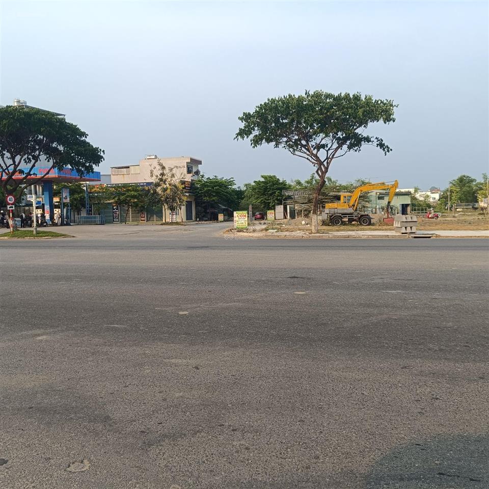 Đất mặt tiền võ chí công siêu hời