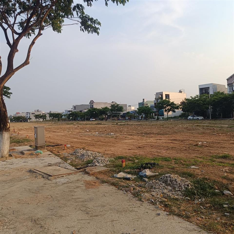 Đất mặt tiền võ chí công siêu hời