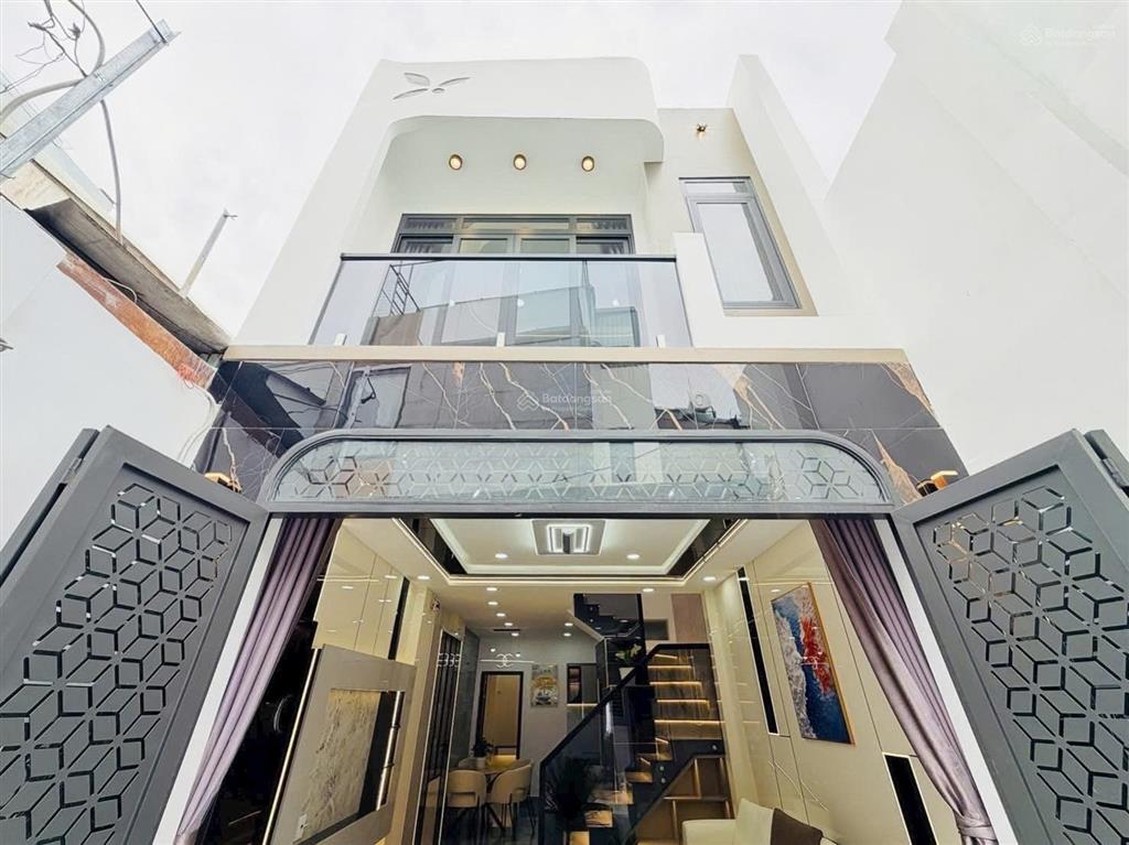 Chủ xoay vốn bán gấp 2ty890  hẻm xe hơi  sổ riêng