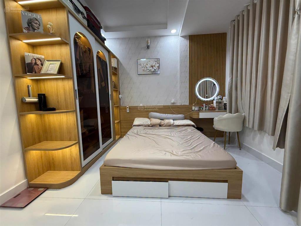 Nhà bán gấp phạm văn đồng  1tỷ890
hẻm xe hơi  sổ hồng riêng