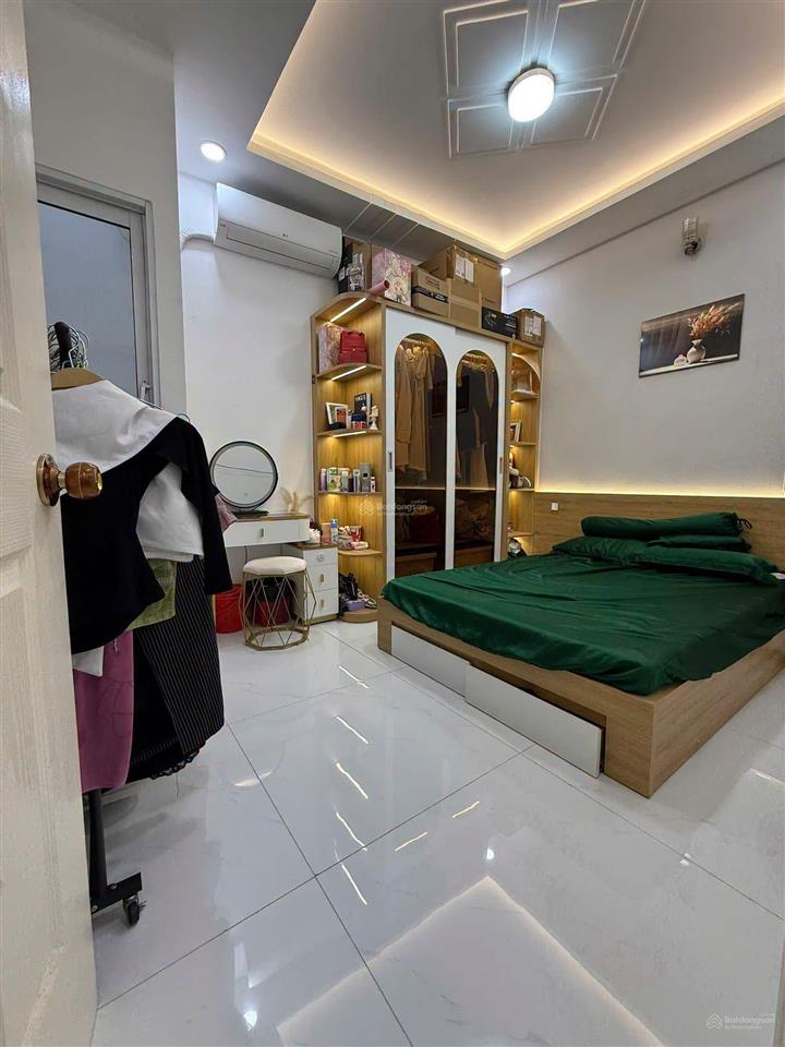 Nhà bán gấp phạm văn đồng  1tỷ890
hẻm xe hơi  sổ hồng riêng