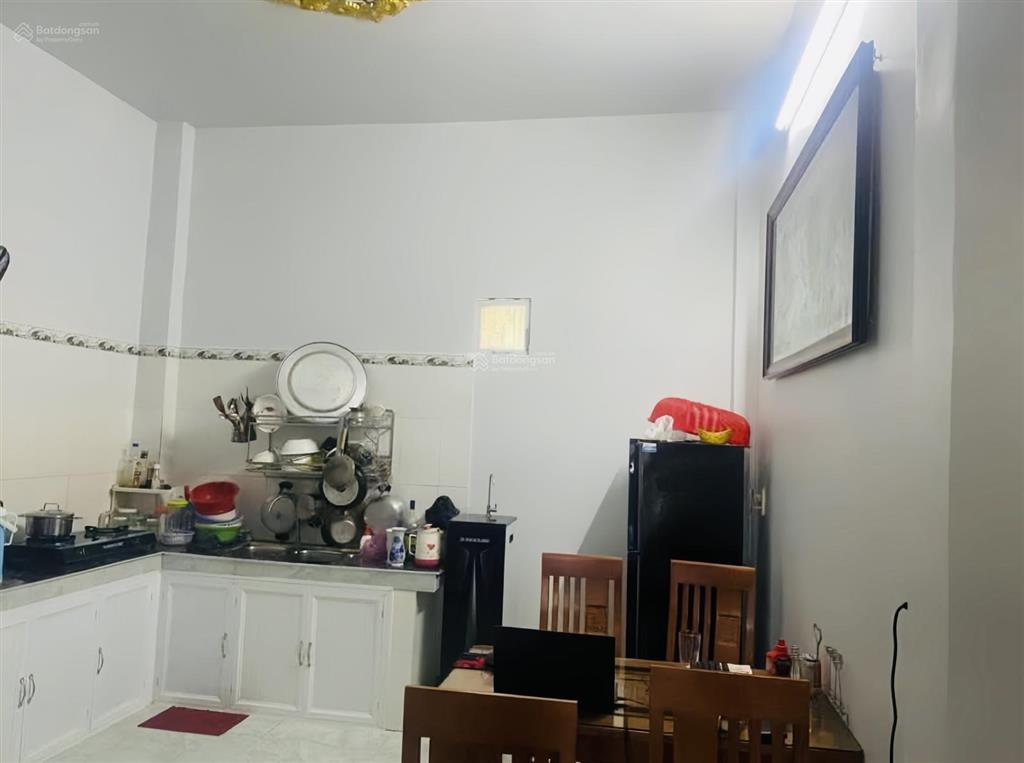 Nhà nguyễn kiệm  1tỷ890  hẻm xe hơi sổ hồng riêng