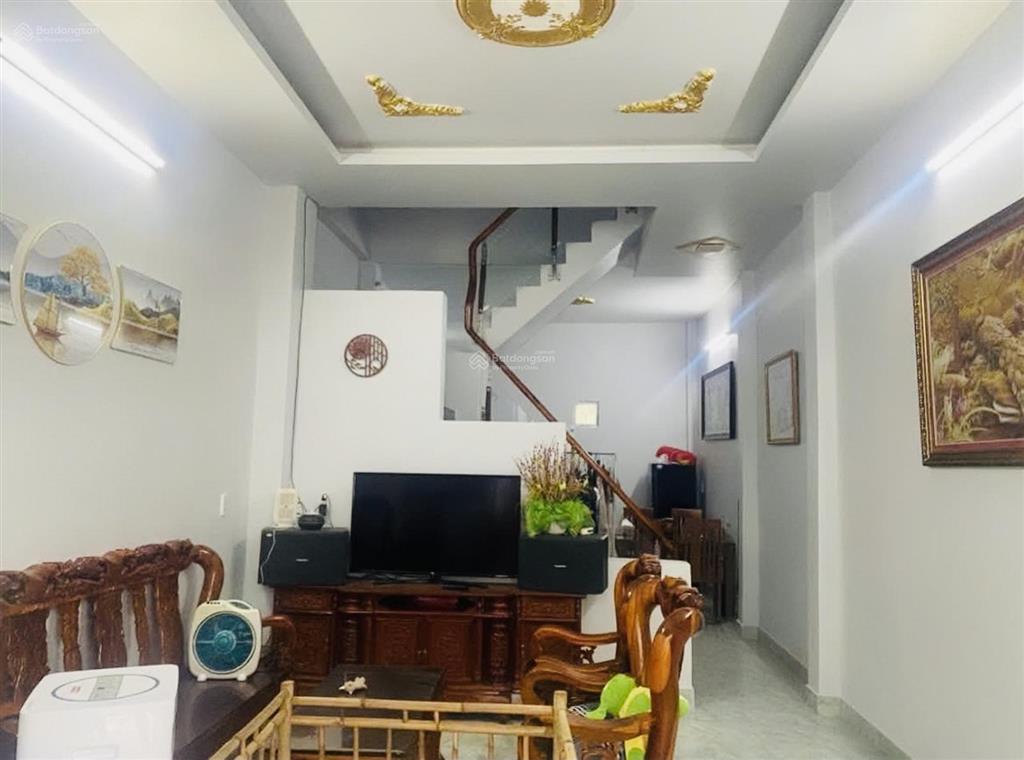 Nhà nguyễn kiệm  1tỷ890  hẻm xe hơi sổ hồng riêng