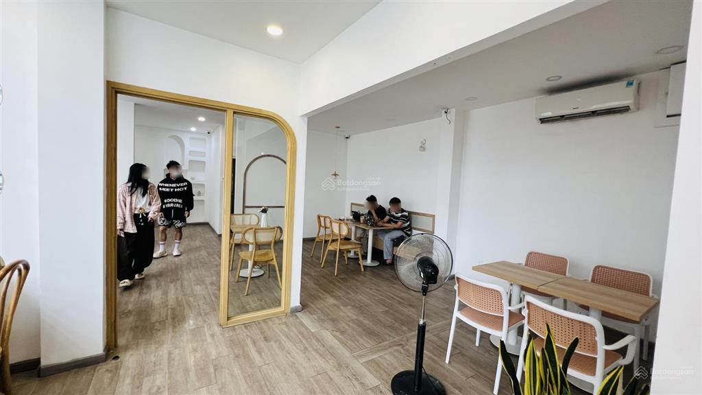 Cho thuê nhà góc 2 mặt tiền 2/1a cao thắng, quận 3  ngang 5m  4 tầng suốt