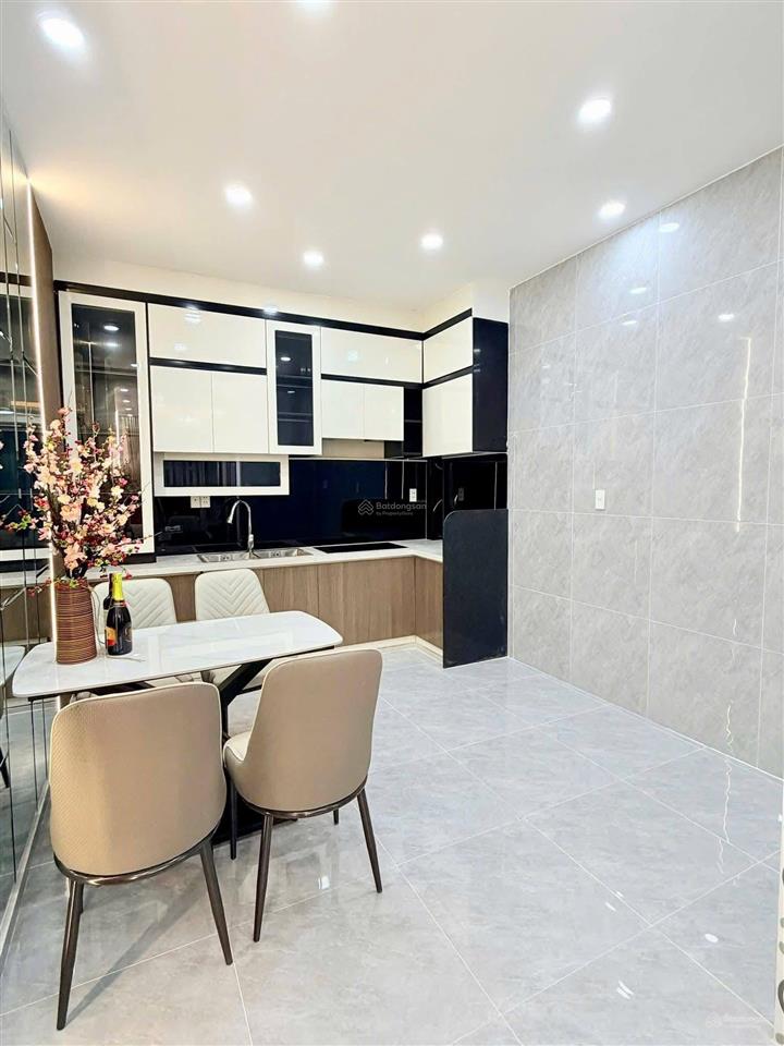 Nhà đẹp thị trấn hóc môn  ngang ( 7.9x16.2)m, diện tích 123,1m², giá 4,2 tỷ