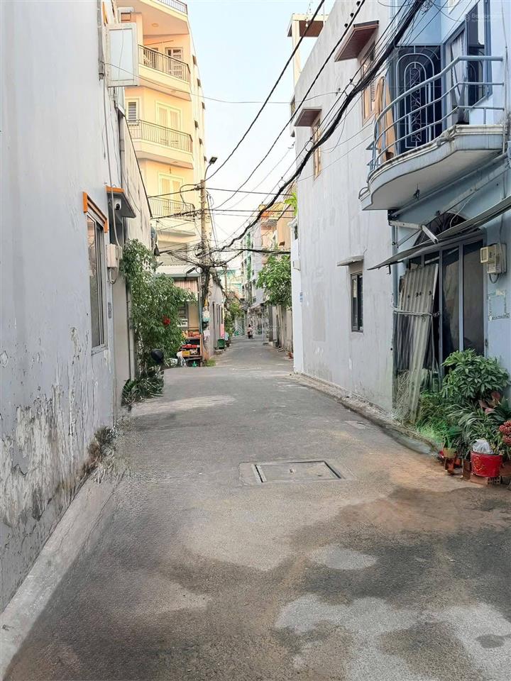 Nhà đẹp thị trấn hóc môn  ngang ( 7.9x16.2)m, diện tích 123,1m², giá 4,2 tỷ