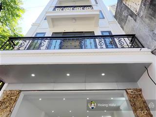 Bán nhà đẹp hoàng quốc việt, ngõ to 3m, ô tô đỗ cạnh nhà, 3 mặt thoáng, 40m2, 6 tầng, thang máy