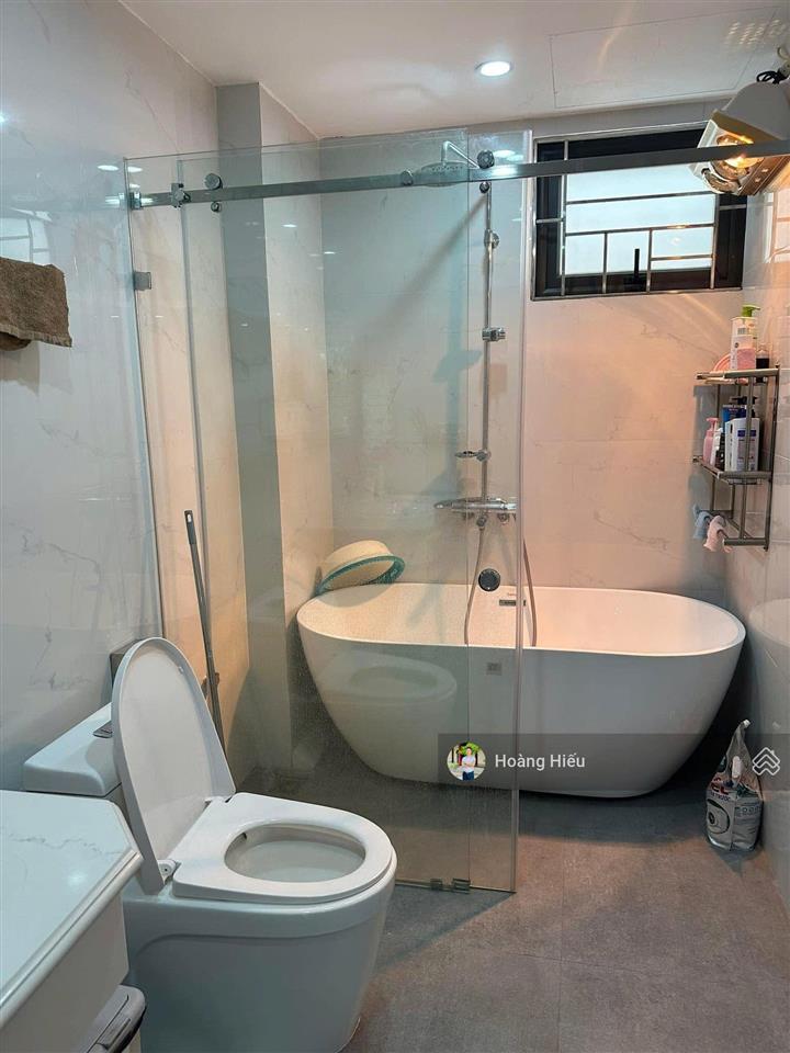 Bán nhà đẹp hoàng quốc việt, ngõ to 3m, ô tô đỗ cạnh nhà, 3 mặt thoáng, 48m2, 6 tầng, thang máy