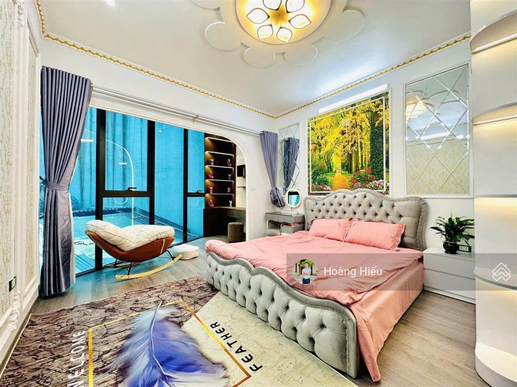Siêu đẹp! bán nhà cầu giấy, ngõ to như phố, ô tô 10m, 3 mặt thoáng, 40m2, 5 tầng