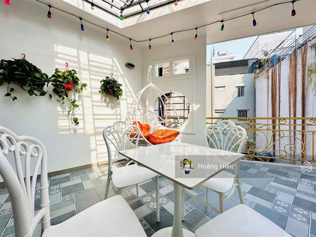 Siêu đẹp! bán nhà cầu giấy, ngõ to như phố, ô tô 10m, 3 mặt thoáng, 40m2, 5 tầng
