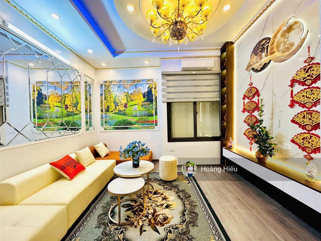 Siêu đẹp! bán nhà cầu giấy, ngõ to như phố, ô tô 10m, 3 mặt thoáng, 40m2, 5 tầng