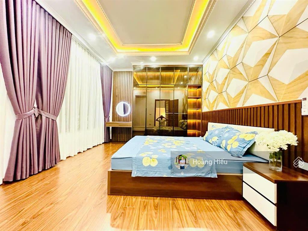 Cực ngon, bán nhà đẹp lạc long quân, ngõ 4m, ô tô đỗ cạnh nhà, 3 mặt thoáng, 45m2 6 tầng, thang máy