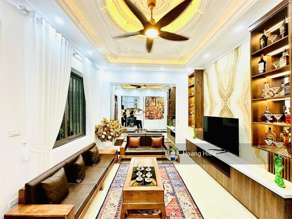Cực ngon, bán nhà đẹp lạc long quân, ngõ 4m, ô tô đỗ cạnh nhà, 3 mặt thoáng, 45m2 6 tầng, thang máy