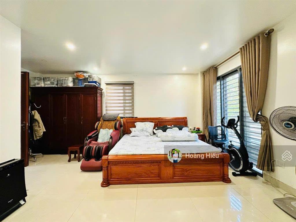 Nhà đẹp cầu giấy! 20m ra mặt phố, gần ô tô, ngõ 3.5m, lô góc 3 mặt thoáng, 35m2, 5 tầng