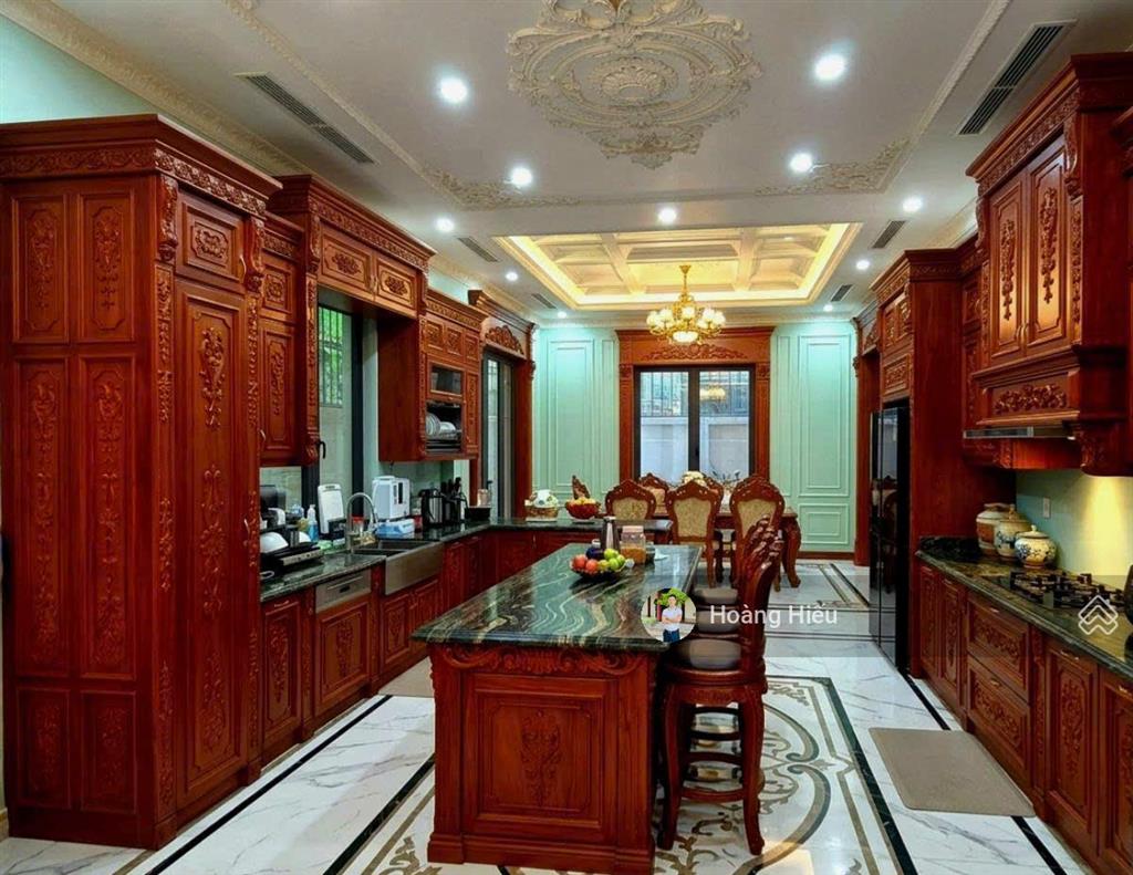 Nhà đẹp cầu giấy! 20m ra mặt phố, gần ô tô, ngõ 3.5m, lô góc 3 mặt thoáng, 35m2, 5 tầng