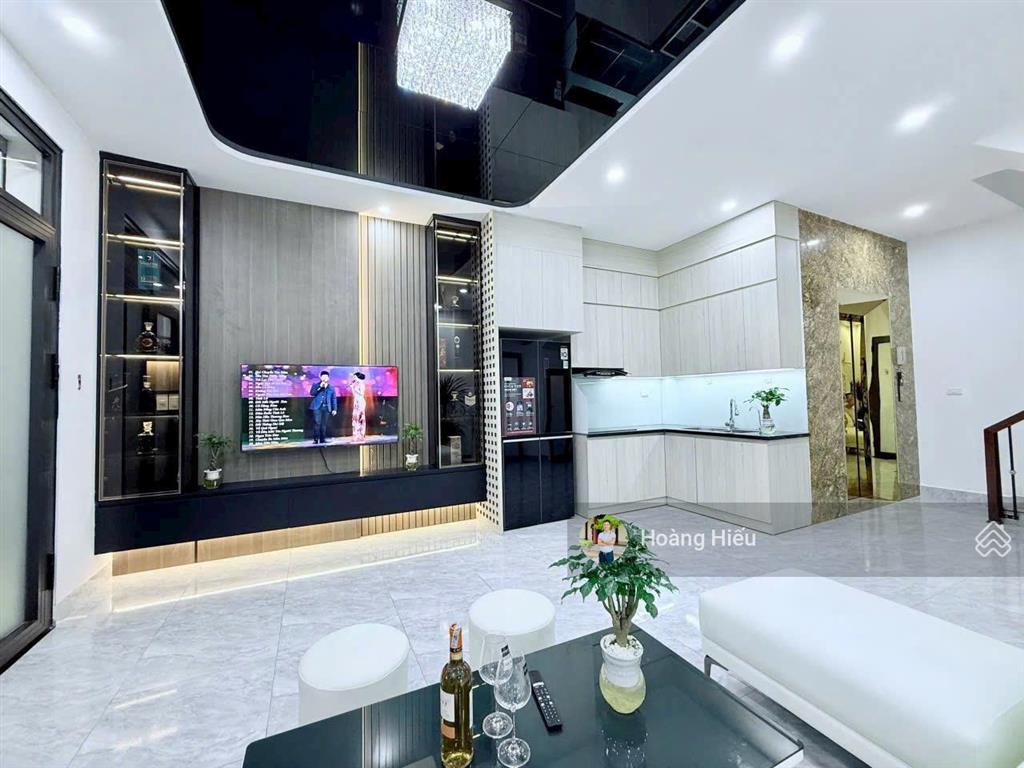 Cực hiếm, nhà mới thang máy trần thái tông, cầu giấy, gần phố, ngõ 3m, tặng nội thất 55m2, 6 tầng