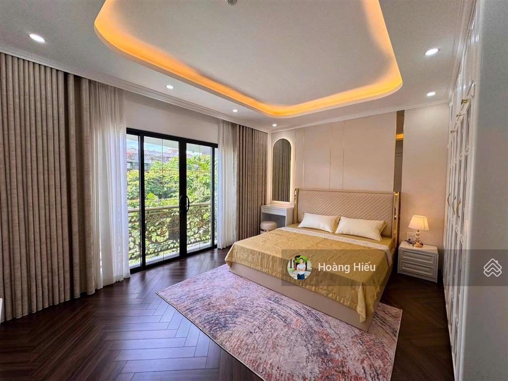 Đẹp cầu giấy! 20m ra phố, gần ô tô, ngõ 3.5m, lô góc 3 thoáng, 43m2, 5 tầng
