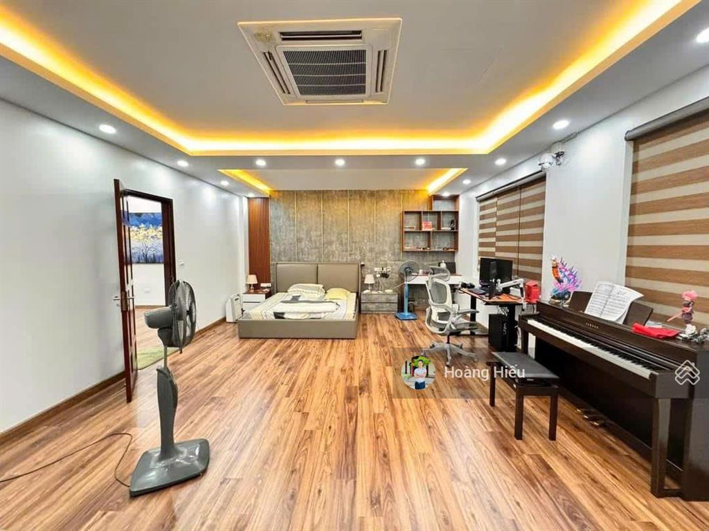 Bán nhà đẹp hoàng quốc việt, cầu giấy nghĩa đô, ngõ ô tô chạy vòng quanh, 2 thoáng, 40m, 5 tầng