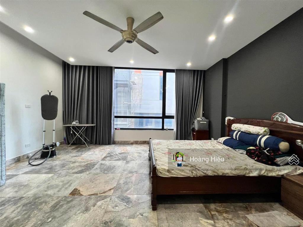 Bán gấp, giá rẻ nhà phố cầu giấy, ngõ to như phố, kinh doanh, gần ôtô, lô góc 3 thoáng, 40m, 6 tầng