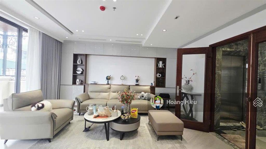Bán nhà cầu giấy, mới đẹp, thang máy, sát phố, ô tô đỗ cạnh nhà, lô góc 2 thoáng, 50m, 7 tầng