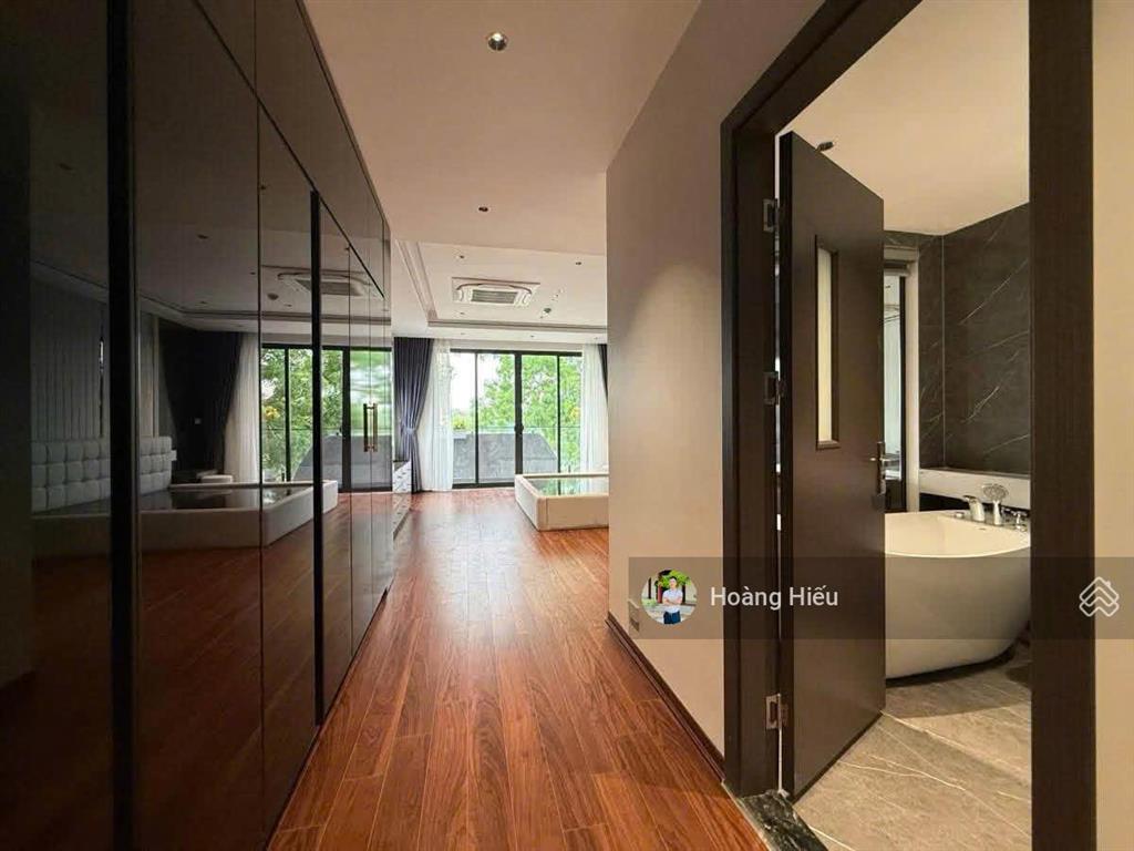 Nhà đẹp cầu giấy! gần phố, gần ô tô, ngõ 3.5m, 2 thoáng, tặng nội thất mới xịn, 45m2, 5 tầng