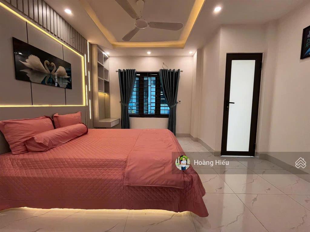 Đẹp nhất cầu giấy! 20m ra phố, gần oto, ngõ 3.5m, lô góc 3 thoáng, 50m2, 5 tầng