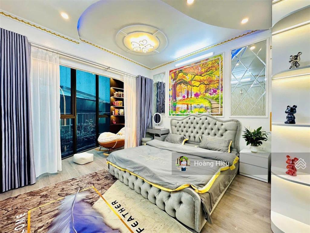 Bán gấp, giá rẻ nhà phố võ chí công, hoàng quốc việt, ngõ to, gần ô tô, lô góc 3 thoáng, 42m2 5t